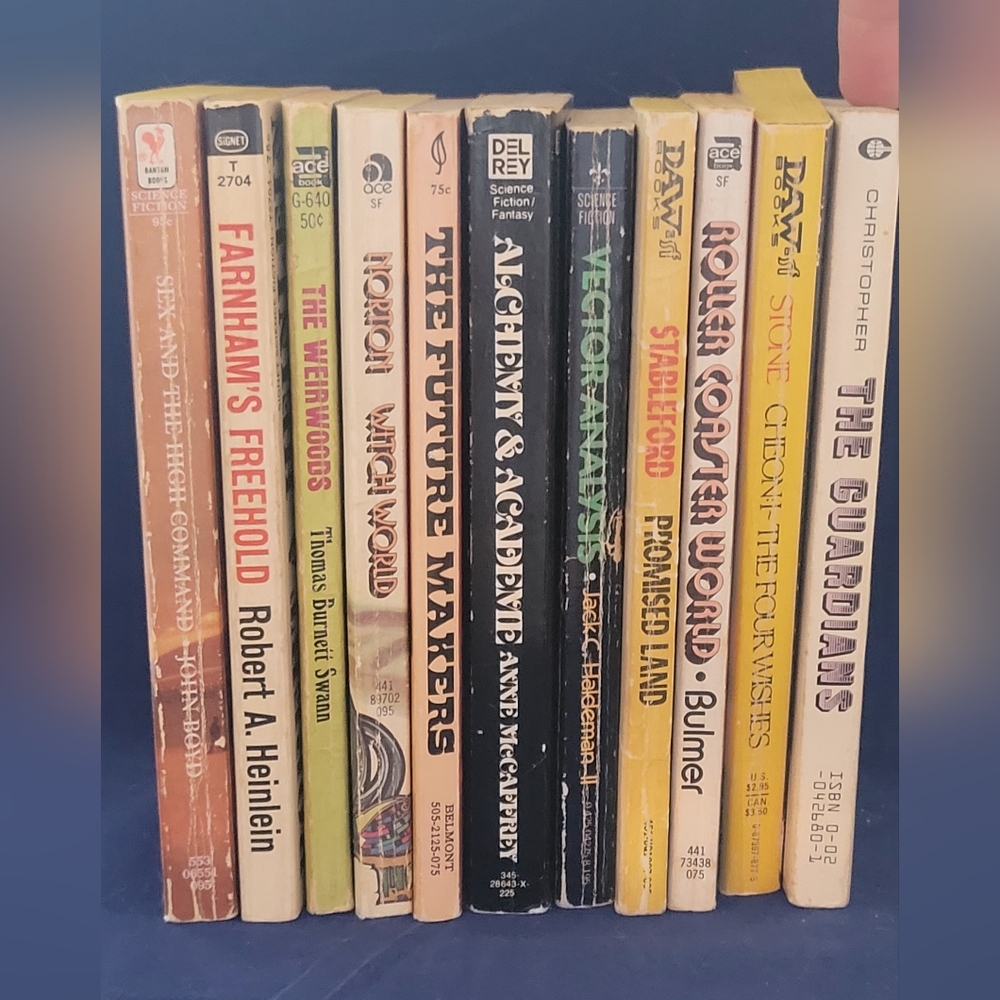 VTG Lot of 11 Vintage Science Fiction Fantasy Paperback Books SCI-FI ASSORTED